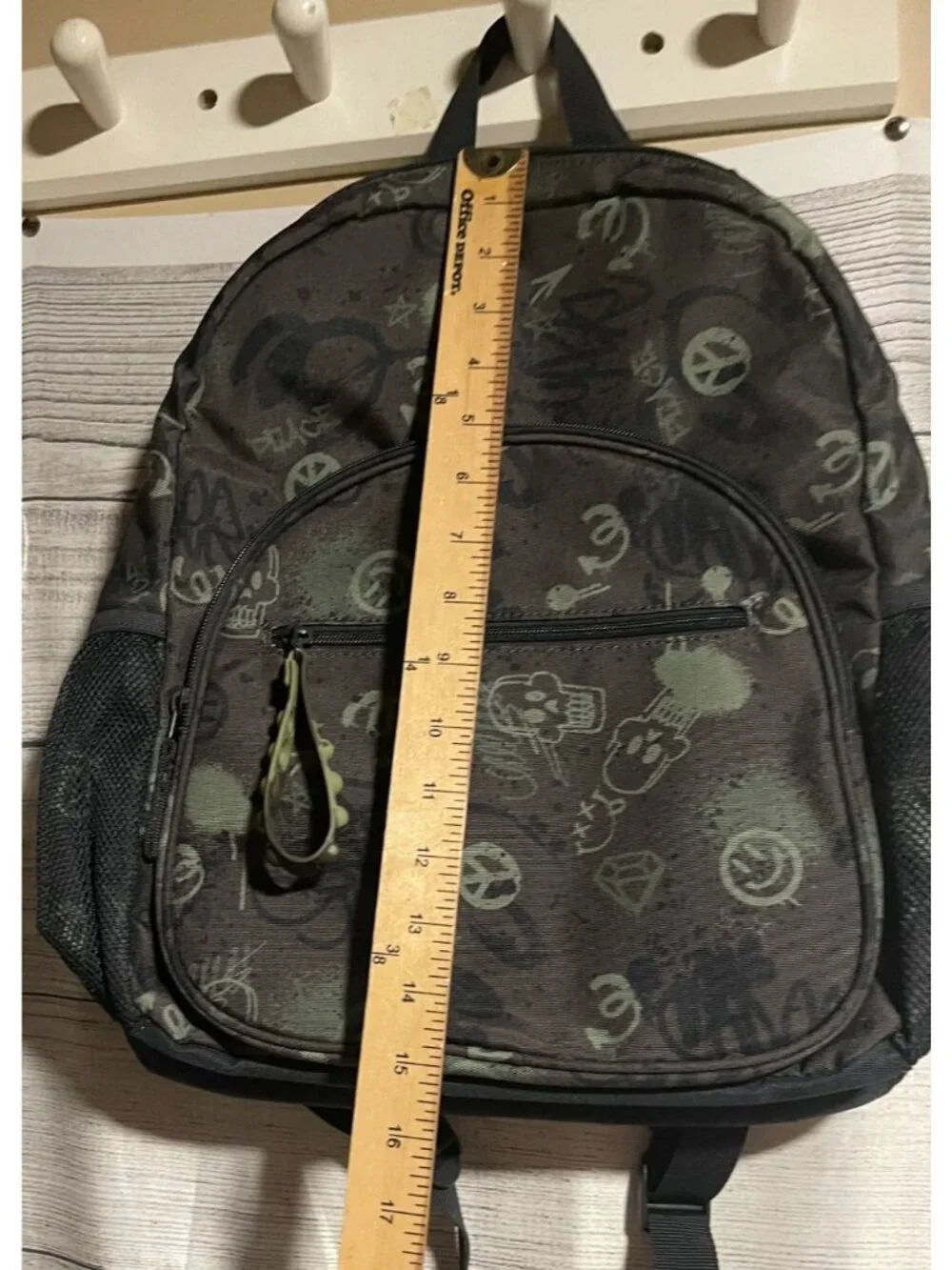 Art Class Kids Printed Backpack W/Front Pocket & Water Bottle Mesh Holders Black